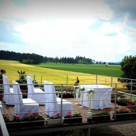 Centrum S Ranajkami A Saunou 4* 마틴