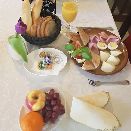 Aparthotel Centrum S Ranajkami A Saunou