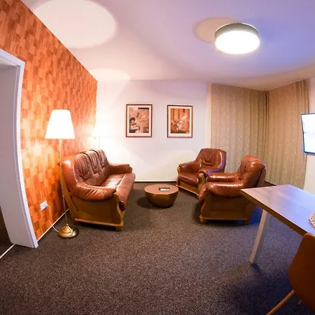 Aparthotel Centrum S Ranajkami A Saunou *